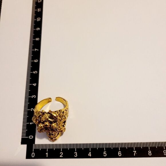 Brand New Gold Skulls Head Ring Adjustable Size - Picture 8 of 8